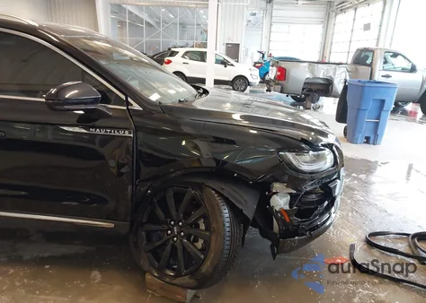 2022 Lincoln Nautilus Reserve z USA, uszkodzony, nr VIN 2LMPJ8KP2NBL06773